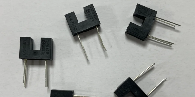 槽型光電開(kāi)關(guān)的接收距離跟什么有關(guān)？